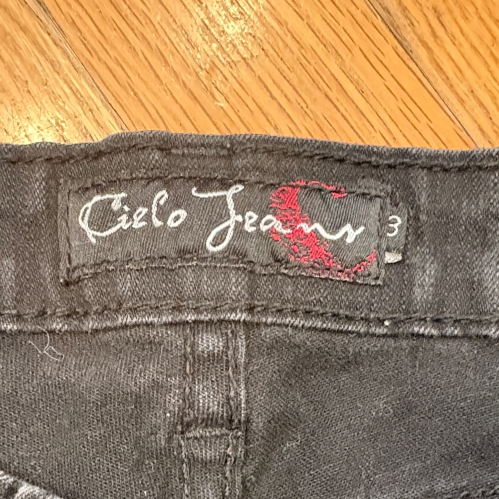 Chic Black Skinny Jeans for Jr.s cute zipper at the ankles - Picture 6 of 8